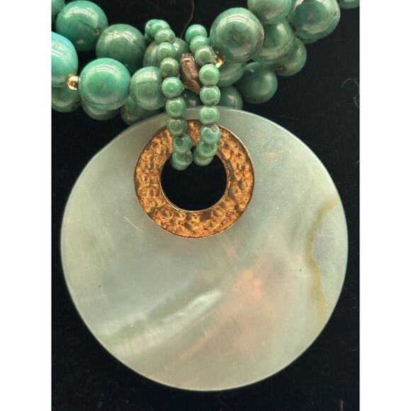 Abalone Shell pendant green/gold tone - Picture 2 of 4